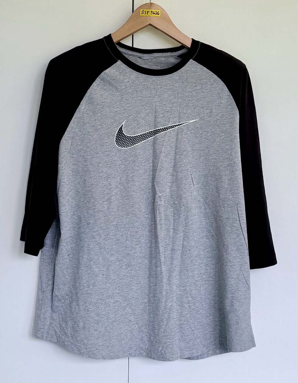 Nike Gray and Black 3/4 Raglan Baseball Sleeve Swoosh T-Shirt XL